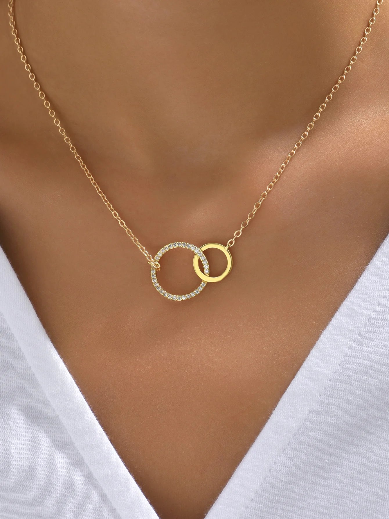 Double Circle Pendant Necklace™